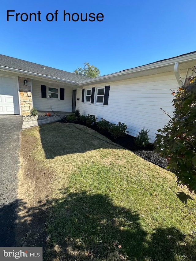 Listing photo 3 for 30 Harwick Ln, Willingboro NJ 08046