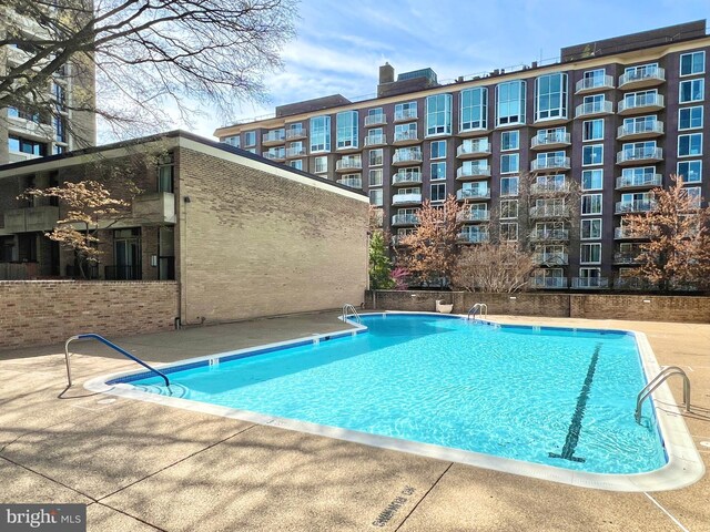 430 M St SW Unit N708, Washington, DC 20024 - view of community pool