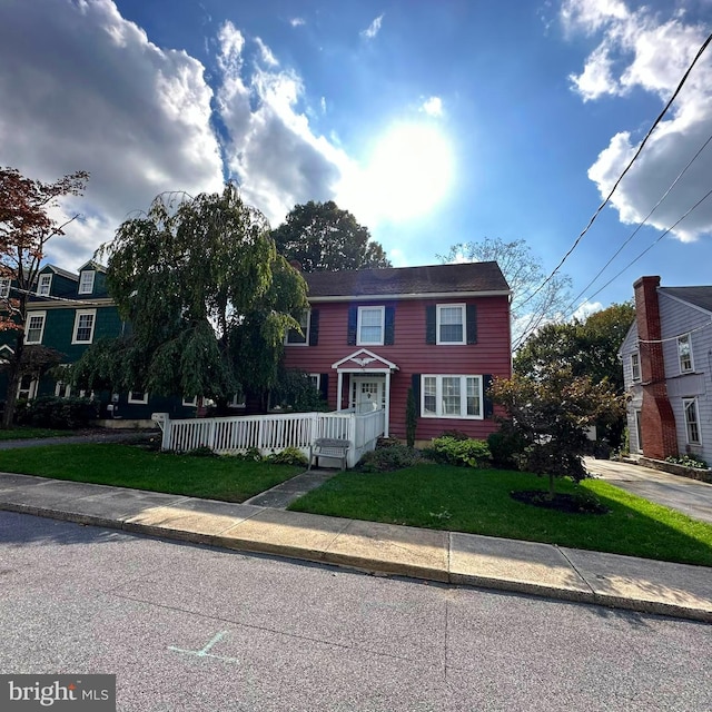 view of front of house with a front yard