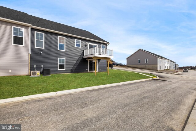 276 Ridge View Ln Unit 46, Hanover, PA 17331 - back of property featuring a lawn and central AC