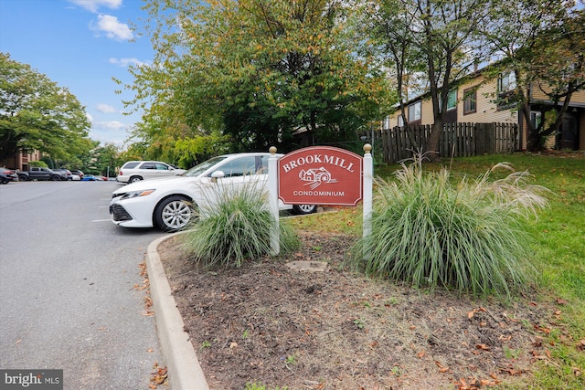 view of community / neighborhood sign