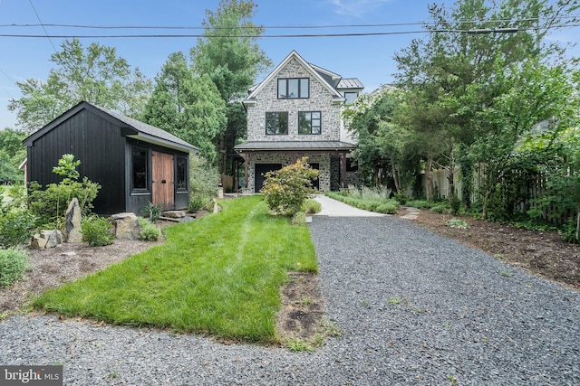 view of front of house featuring a front lawn