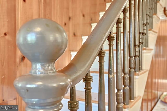 interior details with wood walls