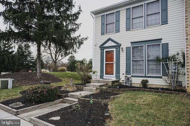 view of front of house with a front yard