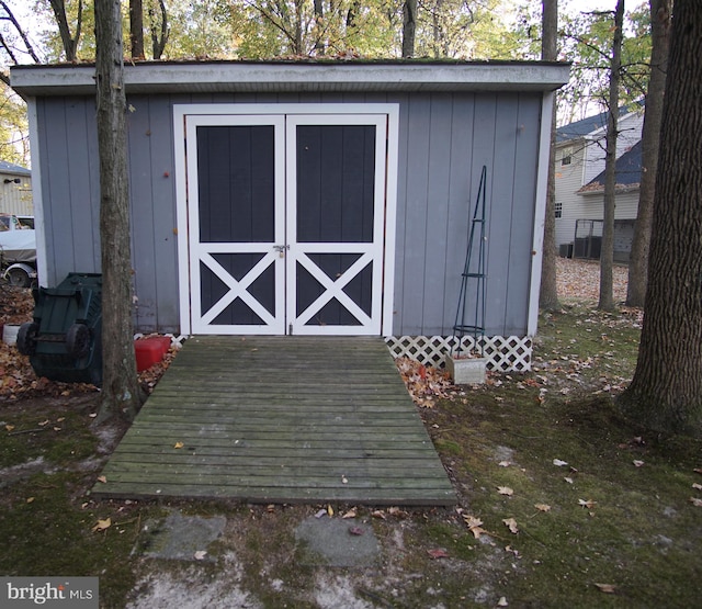 view of outbuilding