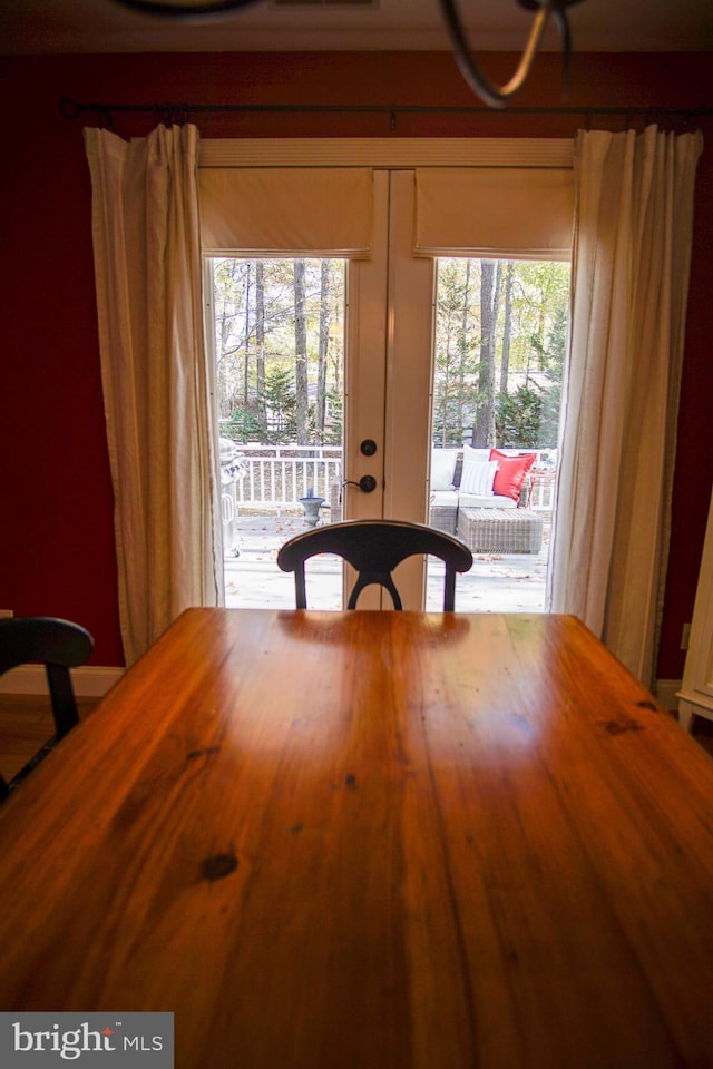 dining area featuring plenty of natural light