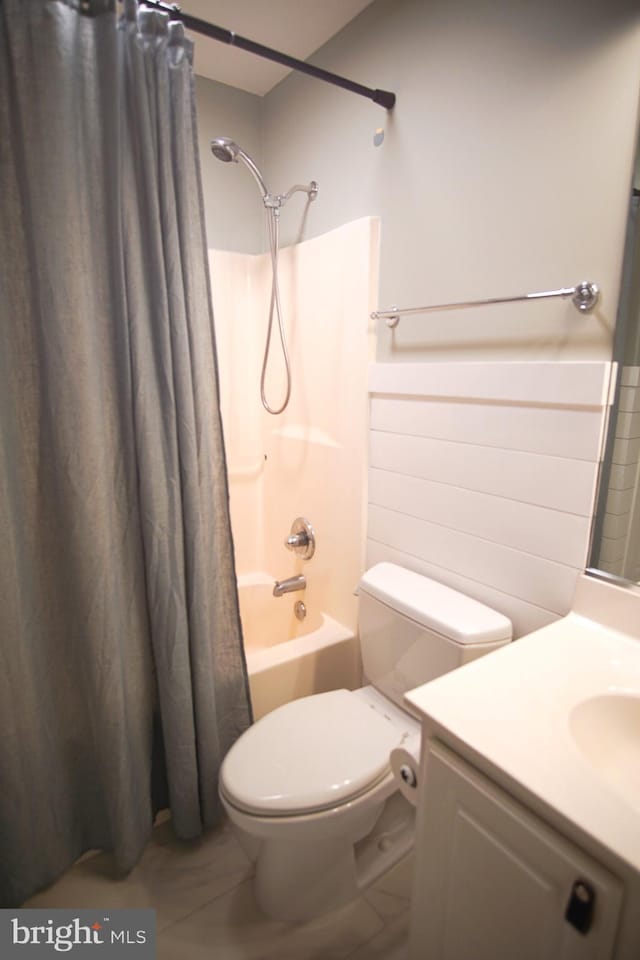 608 Cloverfields Dr, Stevensville, MD 21666 - full bath with vanity, toilet, and shower / tub combo