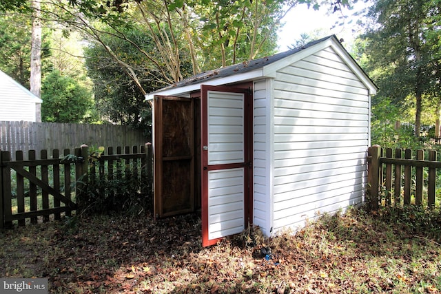 view of outdoor structure