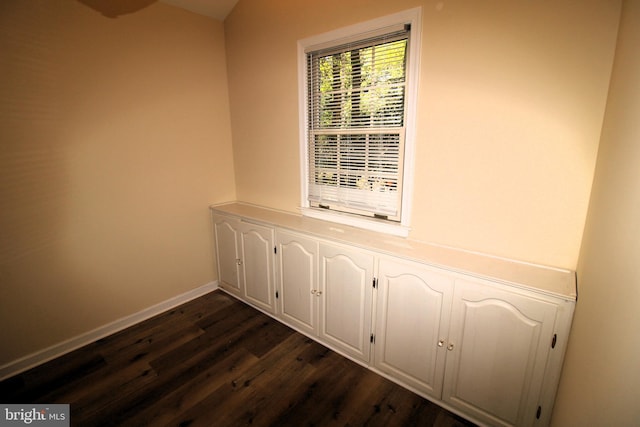 interior details with hardwood / wood-style floors