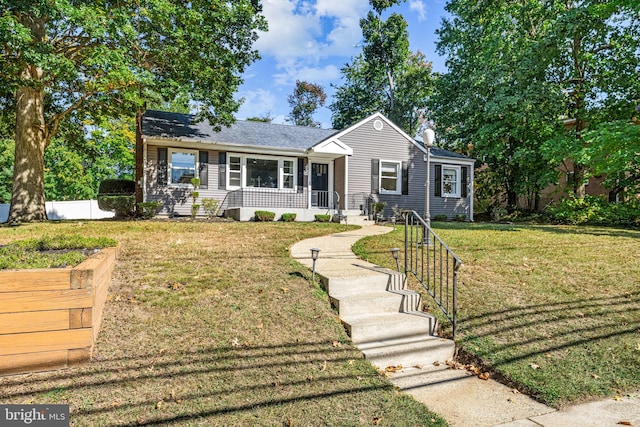 view of front of house featuring a front yard