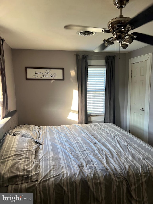 unfurnished bedroom with ceiling fan