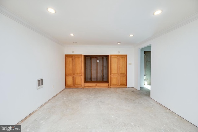 empty room with crown molding