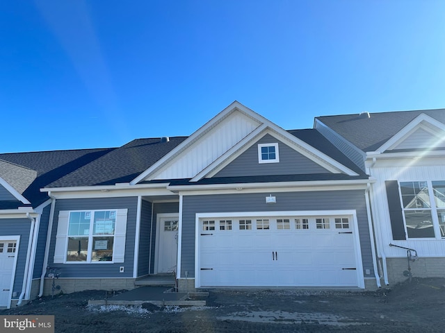 view of front facade featuring a garage