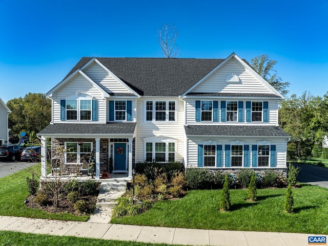 view of front of property with a front yard