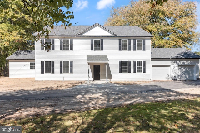 view of front facade featuring a garage