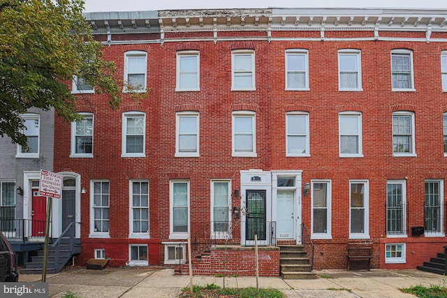 Listing photo 2 for 337 Scott St, Baltimore MD 21230