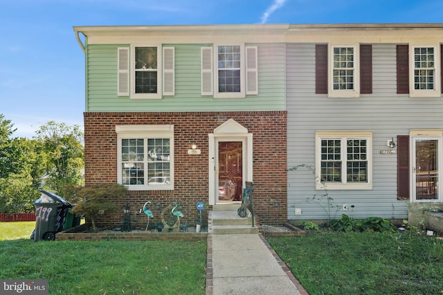 view of front of house featuring a front yard