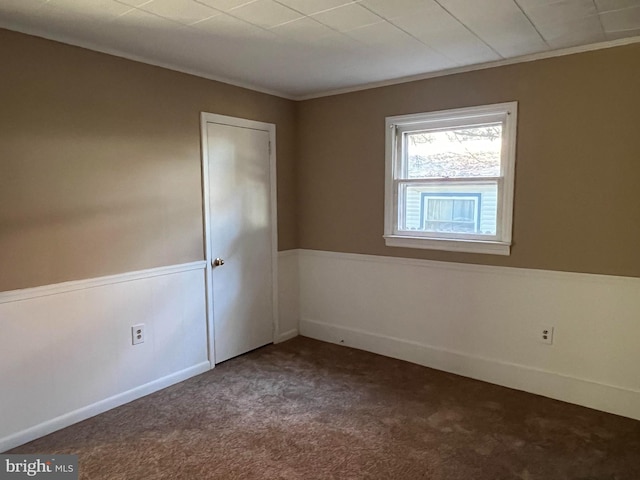 view of carpeted spare room