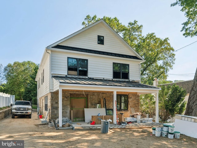 view of front of property featuring a porch