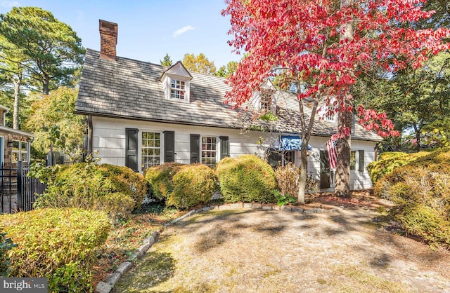 view of front of property