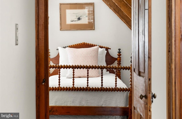 bedroom featuring vaulted ceiling