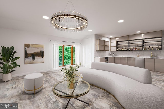 living area featuring wet bar, recessed lighting, a chandelier, wood finished floors, and baseboards