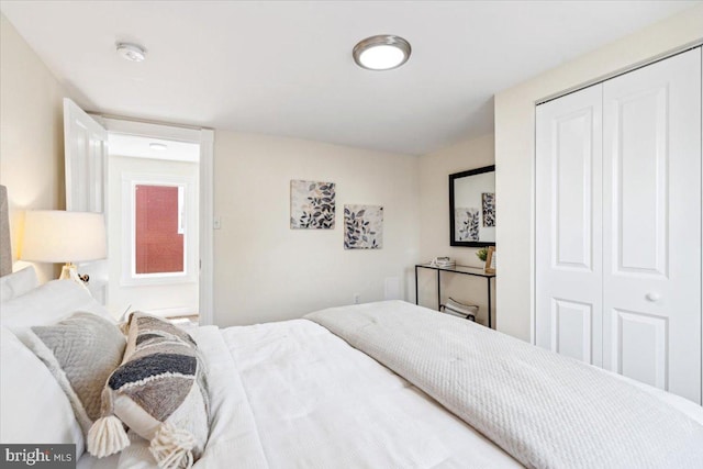 bedroom with a closet