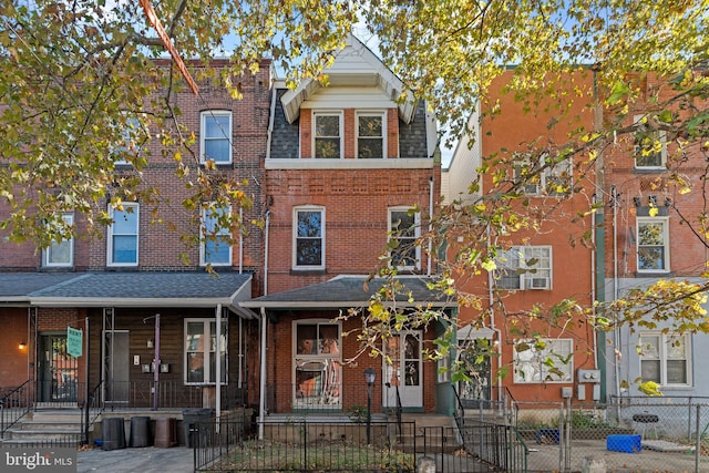 view of front of property with covered porch