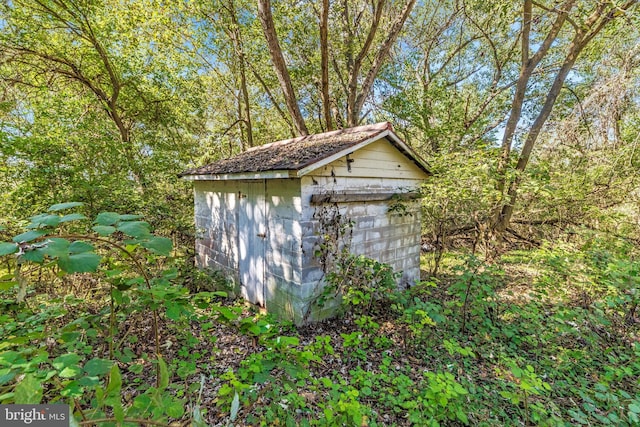 view of outdoor structure