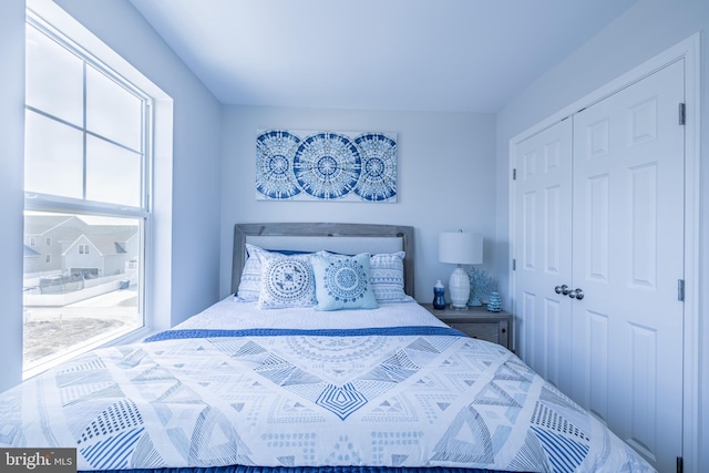 bedroom featuring a closet