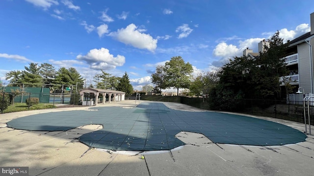 view of swimming pool