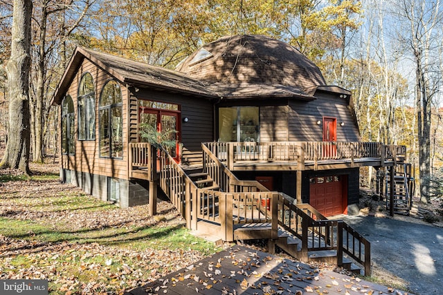 view of front of home featuring a garage