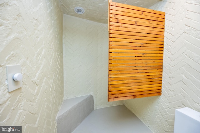 621 Paradise Hts, Oakland, MD 21550 - bathroom with a textured wall