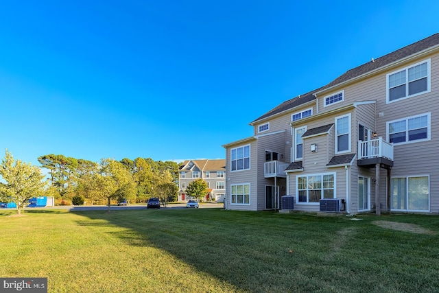 view of community featuring a lawn