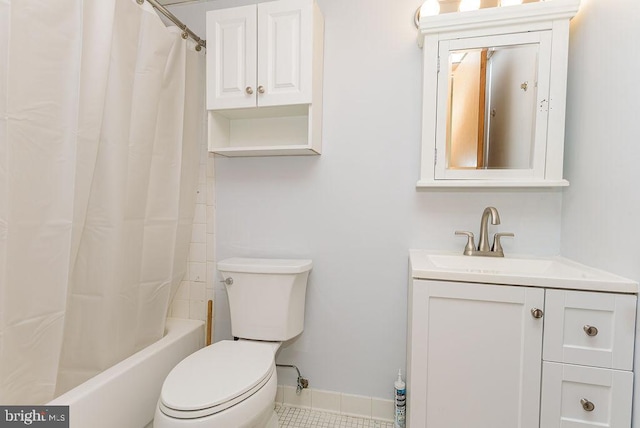 full bath with vanity, toilet, baseboards, and shower / bath combination with curtain