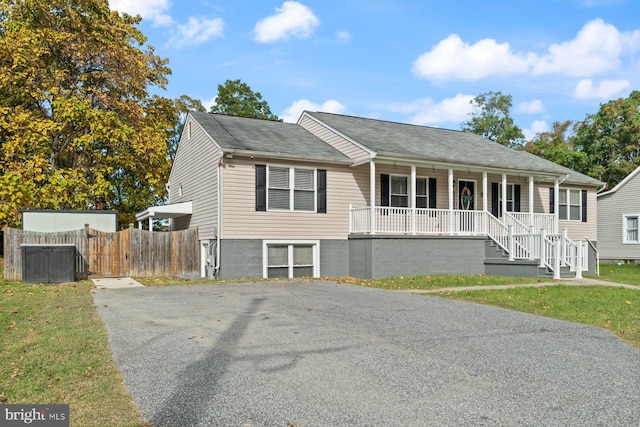 view of front of home featuring a porch