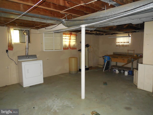 basement featuring washer / clothes dryer