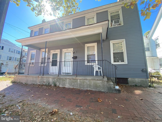 view of front of property featuring a porch