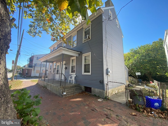 view of front of house featuring covered porch