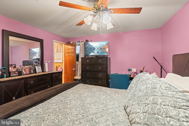 bedroom with ceiling fan