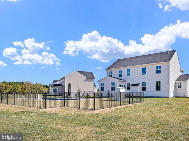 view of yard featuring a pool