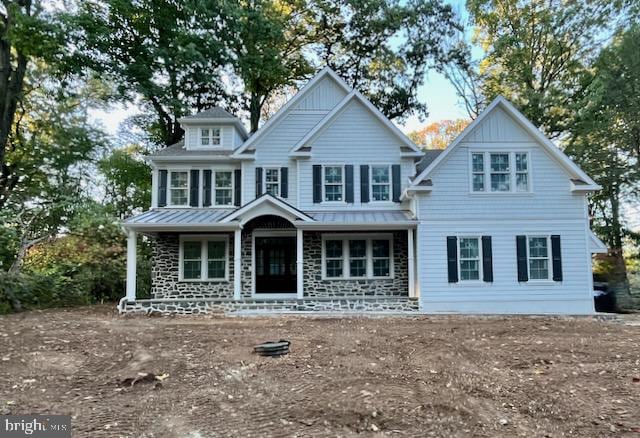 craftsman-style home with a porch