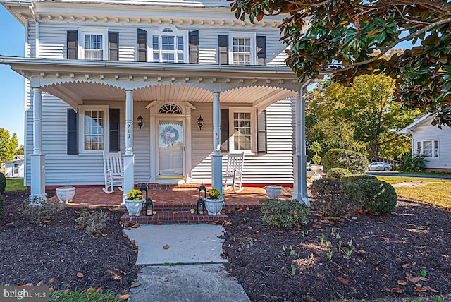 view of front facade featuring a porch