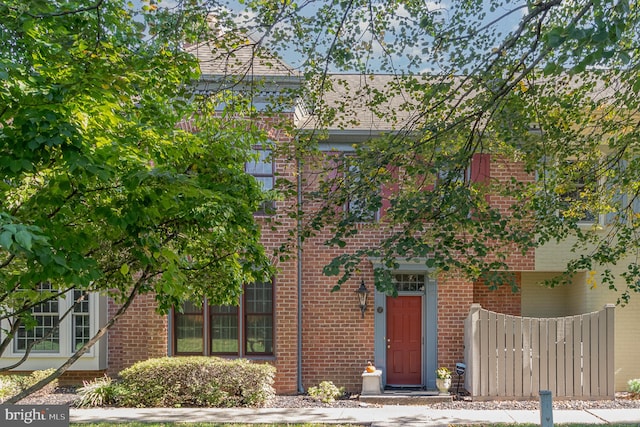 view of front of property