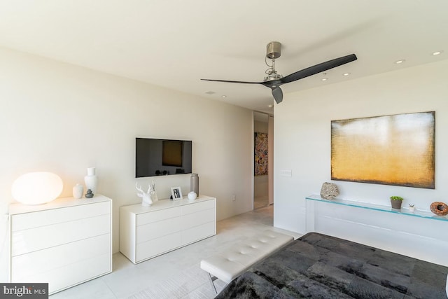 bedroom with ceiling fan