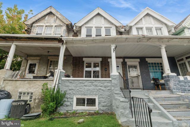 view of front facade with a porch