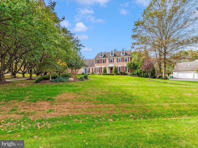 view of yard with a garage