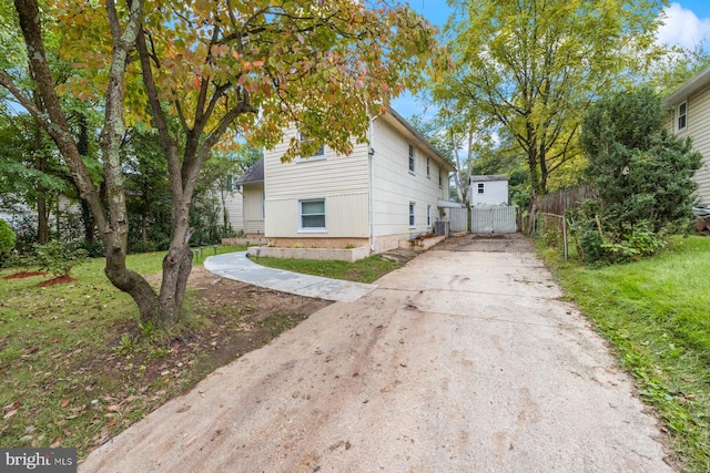 view of front of house with a front yard