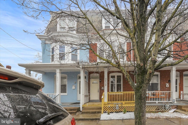 view of front of house with covered porch