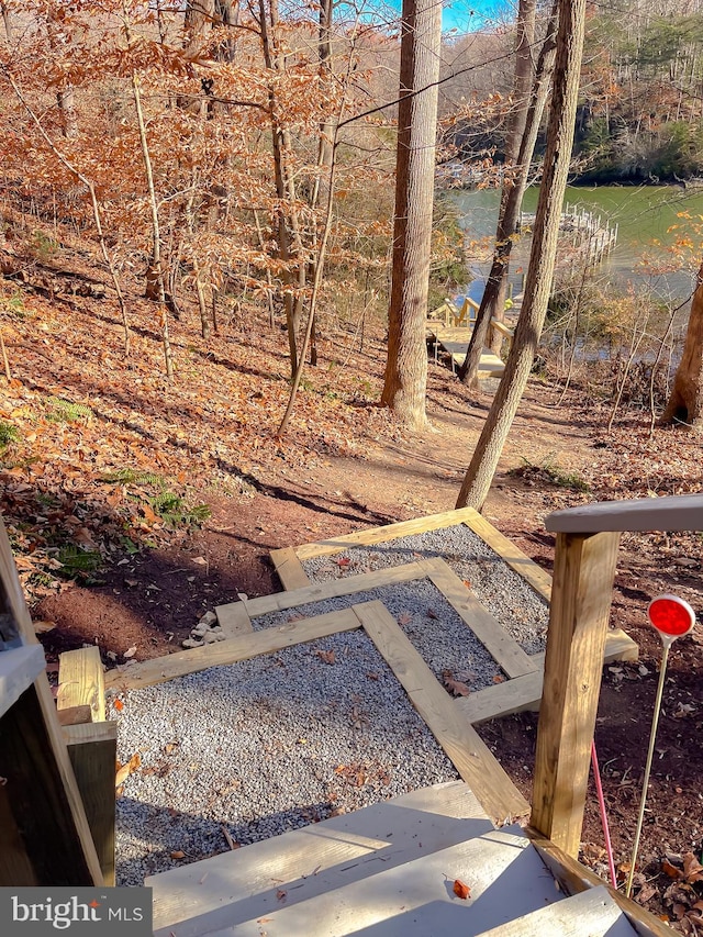 view of yard featuring a water view